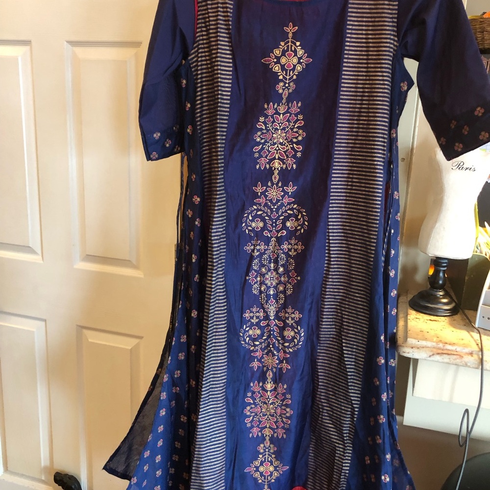 Elegant Blue Ethnic Maxi Dress - Picture 4 of 9